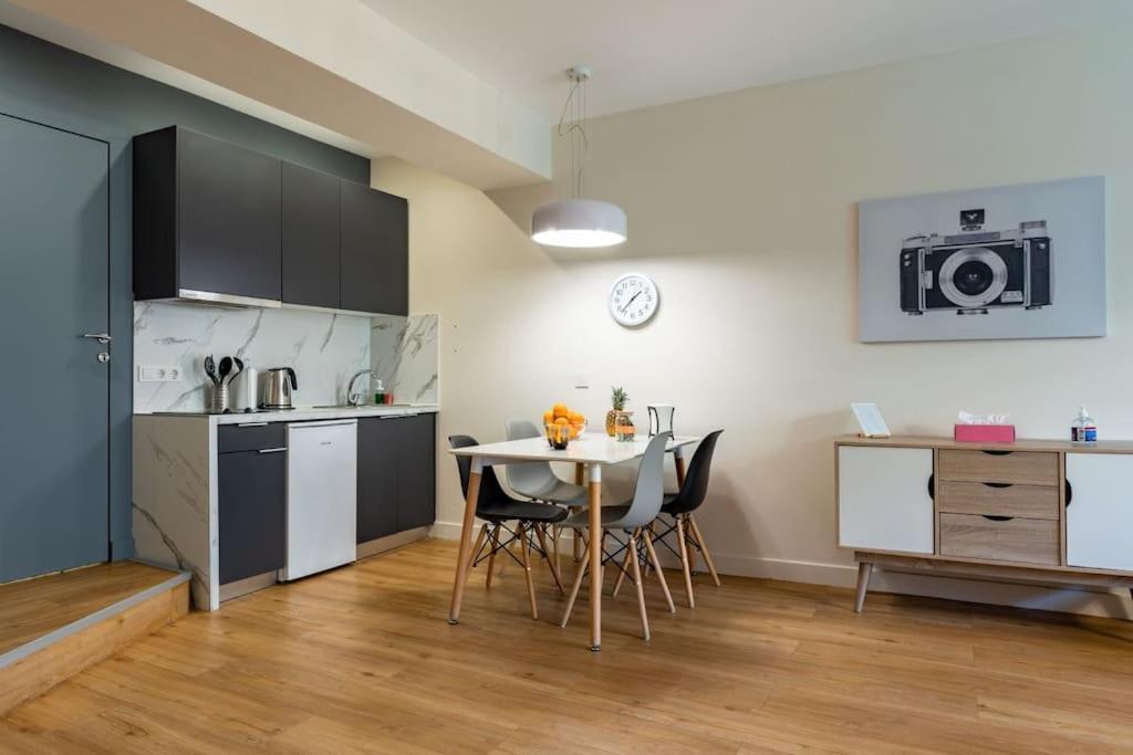Large Comfy, Modern Studio 5 Min To Acropolis Αθήνα Εξωτερικό φωτογραφία