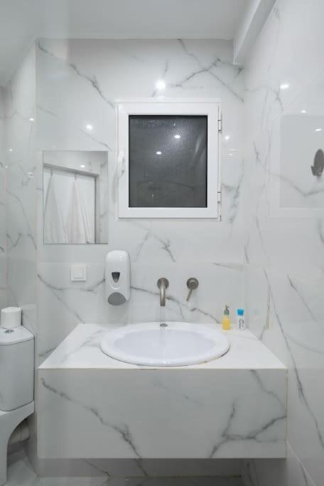 Large Comfy, Modern Studio 5 Min To Acropolis Αθήνα Εξωτερικό φωτογραφία